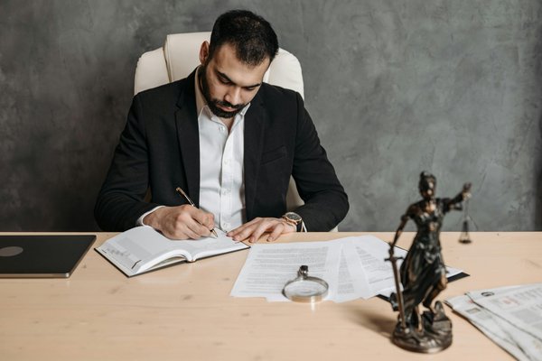 Trouver un cabinet d'avocat à Lyon : conseils et services juridiques